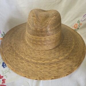 Elegant Tan Straw Hat